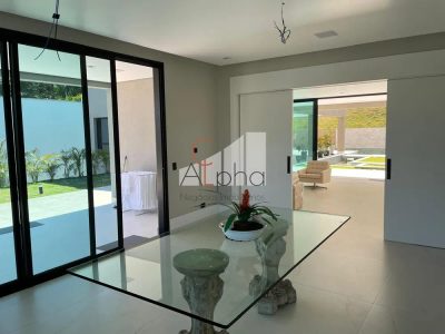 Sobrado, 4 quartos, 1305 m² - Foto 1