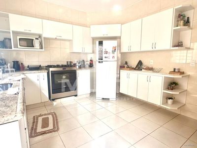 Casa, 3 quartos, 202 m² - Foto 4