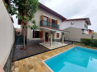 Sobrado, 4 quartos, 240 m² - Foto 1