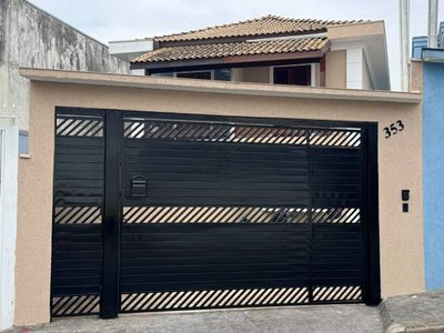 Sobrado, 3 quartos, 220 m² - Foto 1