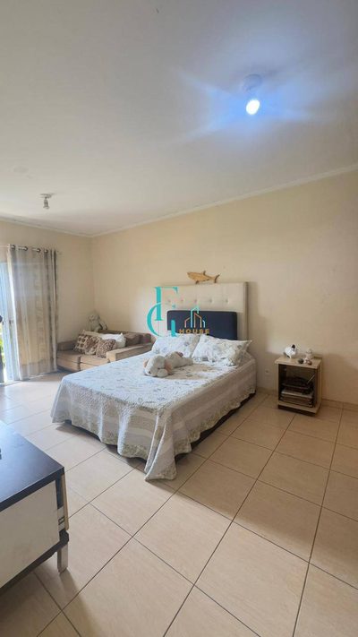Casa, 4 quartos, 290 m² - Foto 2