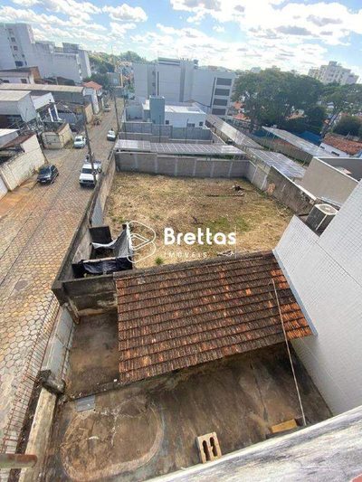 Casa, 4 quartos, 240 m² - Foto 1
