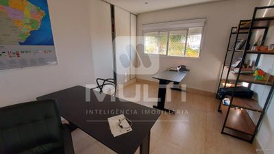 Casa, 4 quartos, 337 m² - Foto 2