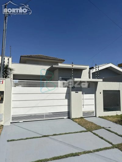 Casa, 4 quartos, 114 m² - Foto 1