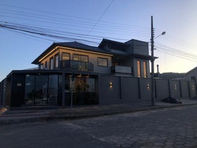 Casa, 4 quartos, 300 m² - Foto 1