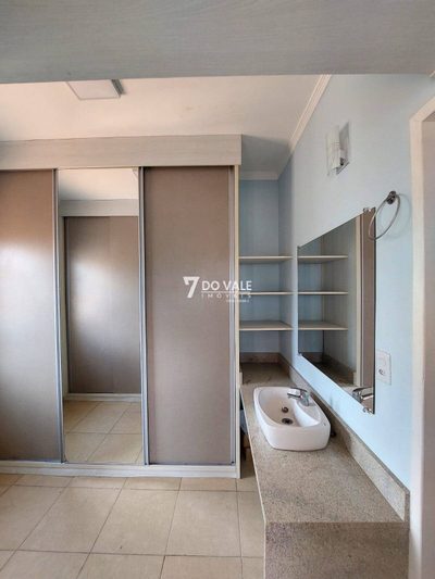 Casa, 4 quartos, 253 m² - Foto 2