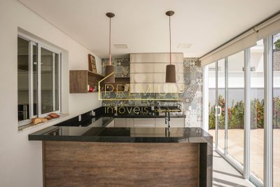 Casa, 3 quartos, 315 m² - Foto 1