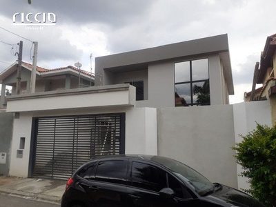 Casa, 3 quartos, 212 m² - Foto 1