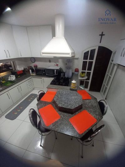 Casa, 3 quartos, 197 m² - Foto 2