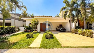 Casa, 3 quartos, 237 m² - Foto 1
