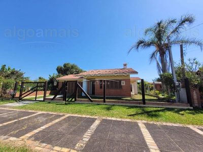 Casa, 3 quartos, 250 m² - Foto 1