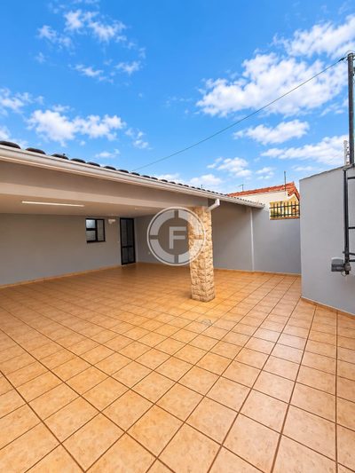Casa, 2 quartos, 200 m² - Foto 1