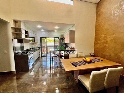 Casa, 3 quartos, 249 m² - Foto 4