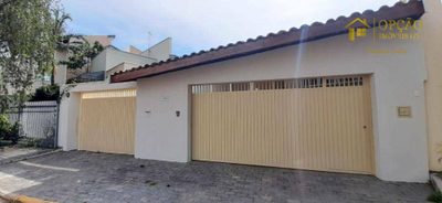 Casa, 3 quartos, 208 m² - Foto 1
