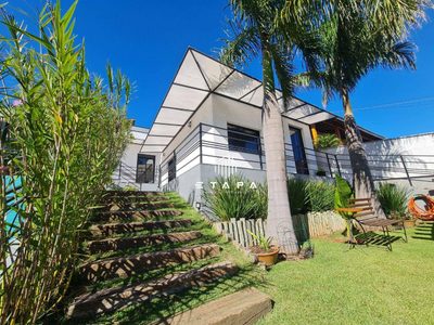 Casa, 4 quartos, 214 m² - Foto 1