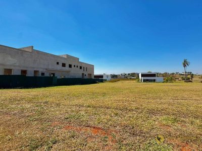 Loteamento e Condomínio, 1000 m² - Foto 1