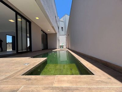 Casa, 3 quartos, 179 m² - Foto 1