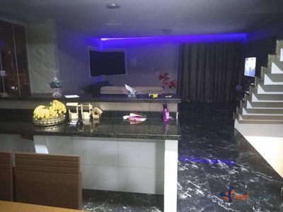 Sobrado, 3 quartos, 265 m² - Foto 1