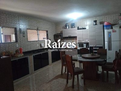 Casa, 3 quartos, 255 m² - Foto 1