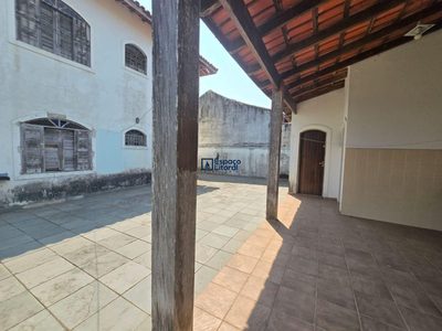 Casa, 4 quartos, 221 m² - Foto 1