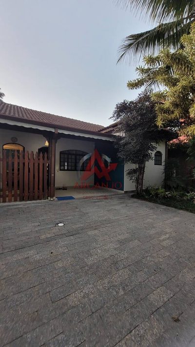 Casa, 6 quartos, 200 m² - Foto 4