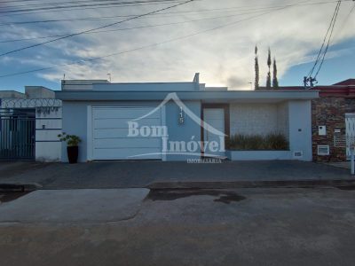 Casa, 2 quartos, 180 m² - Foto 1