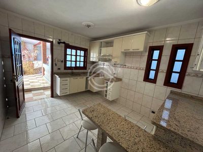 Casa, 3 quartos, 212 m² - Foto 4
