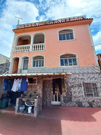 Casa, 3 quartos, 240 m² - Foto 1