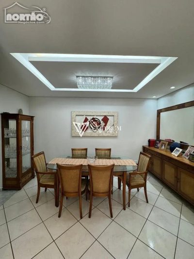 Casa, 3 quartos, 101 m² - Foto 2