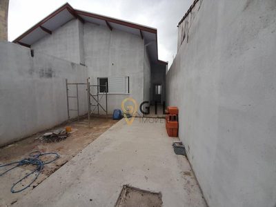 Casa, 2 quartos, 81 m² - Foto 1