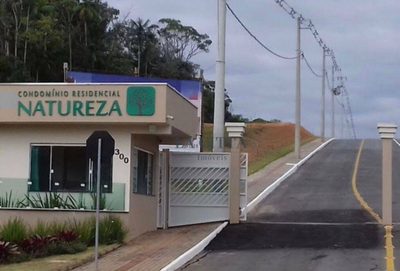 Loteamento e Condomínio, 300 m² - Foto 1