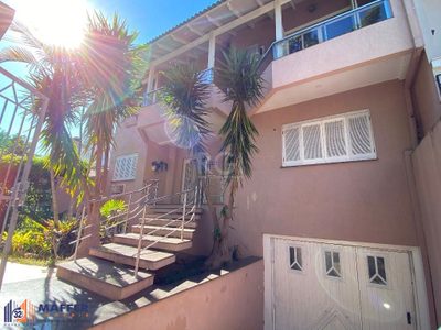 Casa, 4 quartos, 330 m² - Foto 1