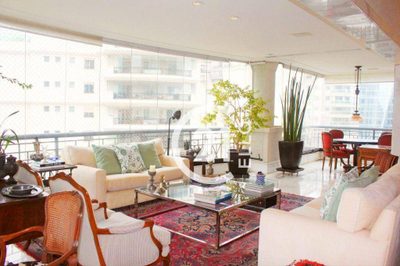 Apartamento, 3 quartos, 330 m² - Foto 1