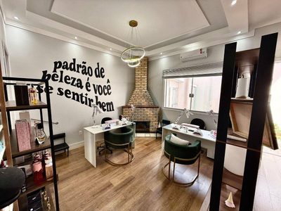 Casa, 4 quartos, 240 m² - Foto 1