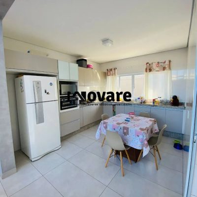 Casa, 3 quartos, 287 m² - Foto 2