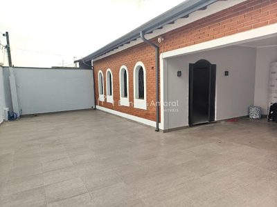 Casa, 4 quartos, 220 m² - Foto 1