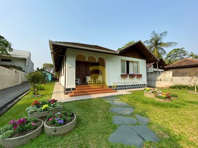 Casa, 4 quartos, 268 m² - Foto 1