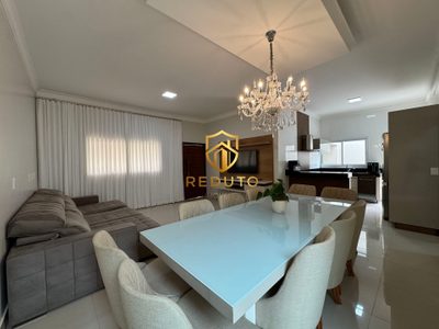 Casa, 3 quartos, 174 m² - Foto 1