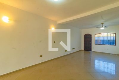 Casa, 3 quartos, 193 m² - Foto 2