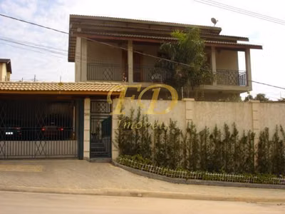 Casa, 3 quartos, 230 m² - Foto 1