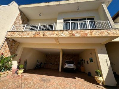 Casa, 4 quartos, 181 m² - Foto 1