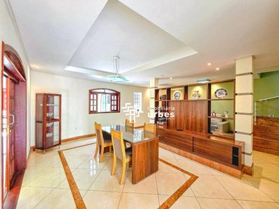 Casa, 6 quartos, 341 m² - Foto 2