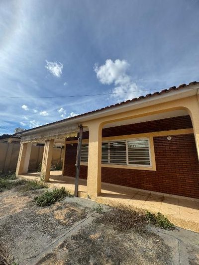 Casa, 3 quartos, 382 m² - Foto 1