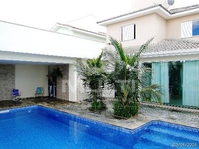 Casa, 3 quartos, 270 m² - Foto 1