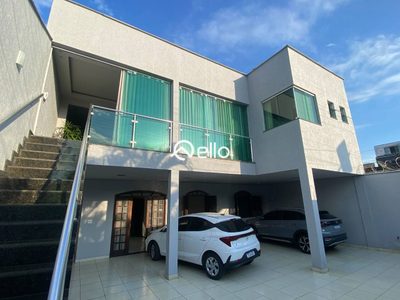 Casa, 4 quartos, 250 m² - Foto 1
