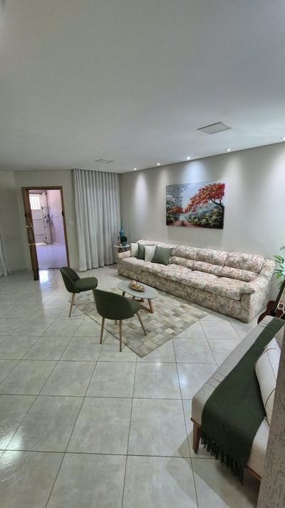 Casa, 3 quartos, 218 m² - Foto 3