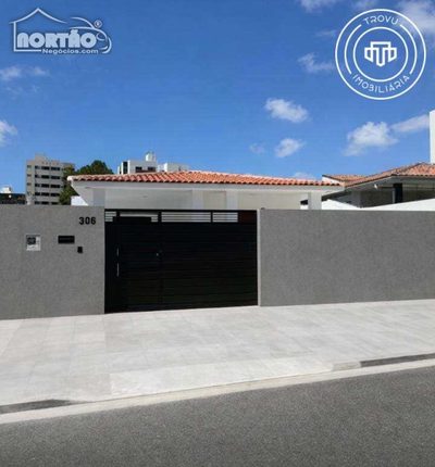 Casa, 3 quartos, 270 m² - Foto 1