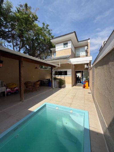 Casa, 3 quartos, 126 m² - Foto 1