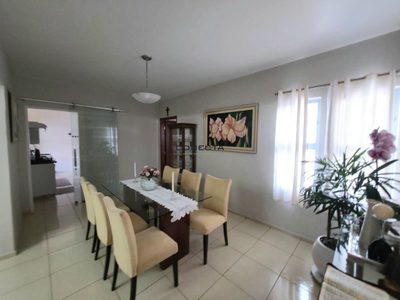 Casa, 3 quartos, 202 m² - Foto 2