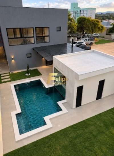 Casa, 4 quartos, 200 m² - Foto 1